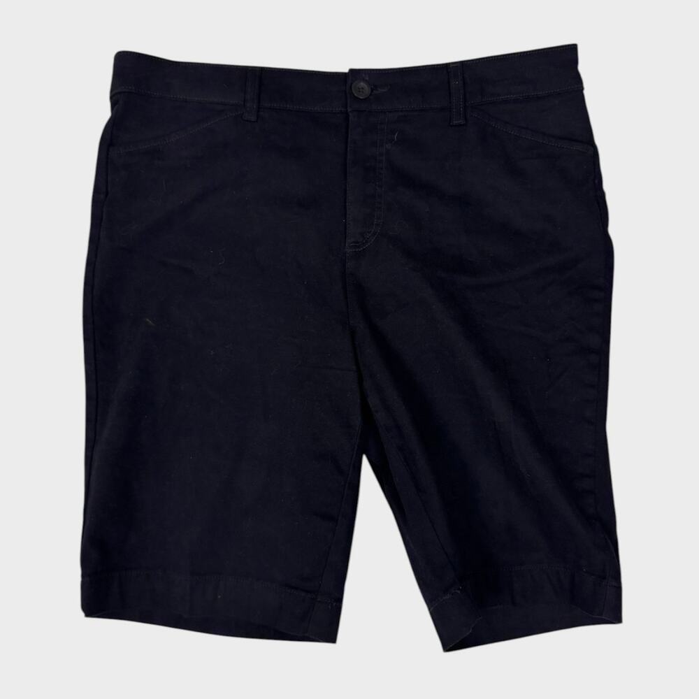 St. John's Bay Womens Size 14 Bllack Bermuda Shorts